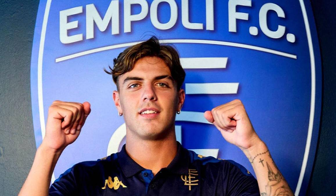 El AC Milan ha confirmado la cesión del joven Daniel Maldini al Empoli. El volante ofensivo vuelve a dejar el club rossonero en forma de préstamo tras su paso por la Spezia.