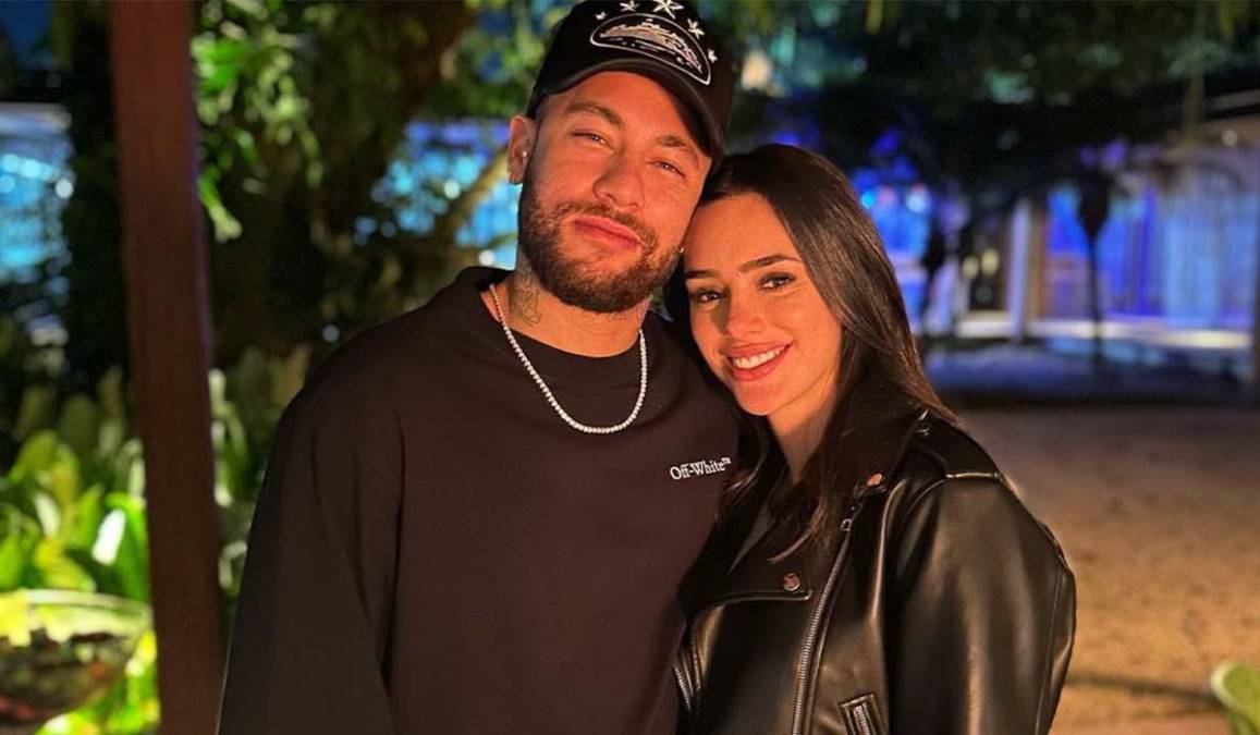 Cabe señalar que Neymar tiene una relación con Bruna Biancardi e inclusive la chica está embarazada. 