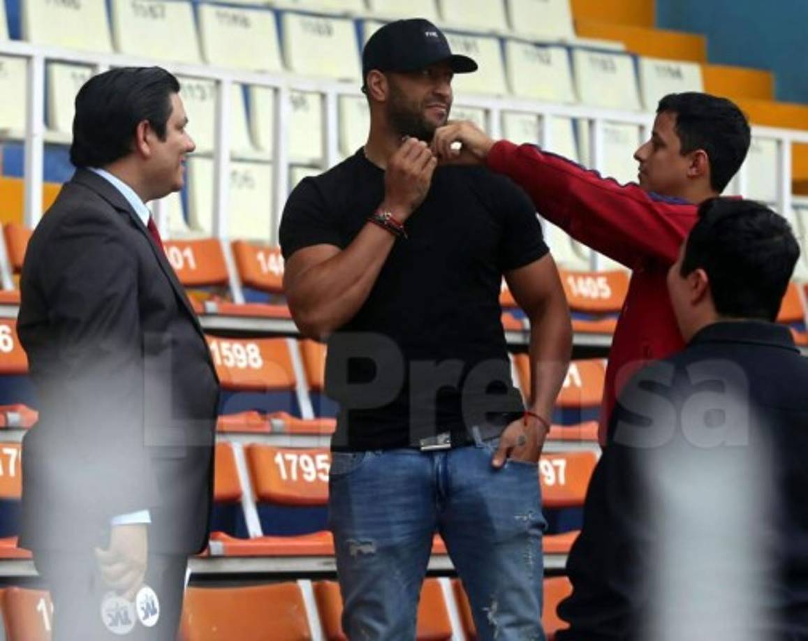 Víctor 'Muma' Bernárdez fue el invitado especial en el clásico capitalino.