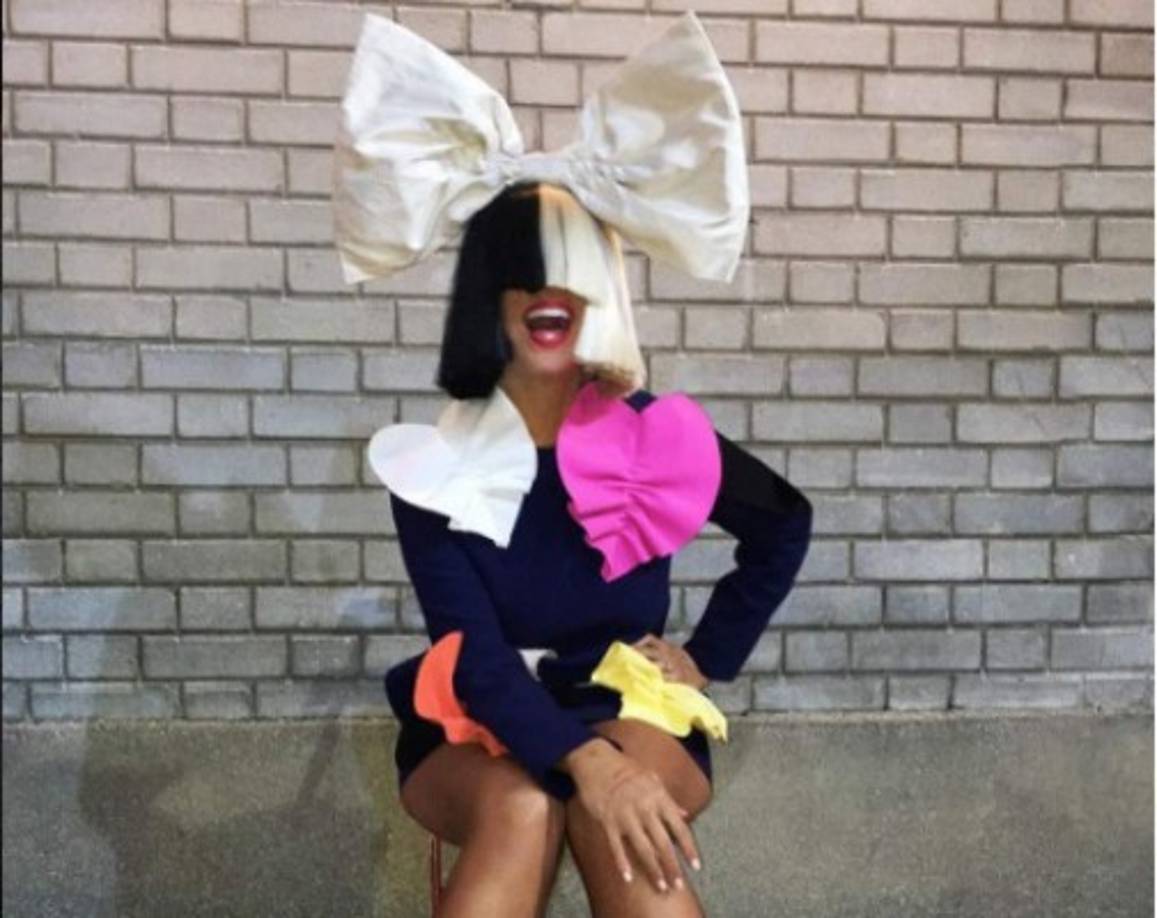 Si por algo se ha caracterizado la cantante Sia a lo largo de su carrera musical, es por haber tratado de proteger en la medida de lo posible su intimidad.