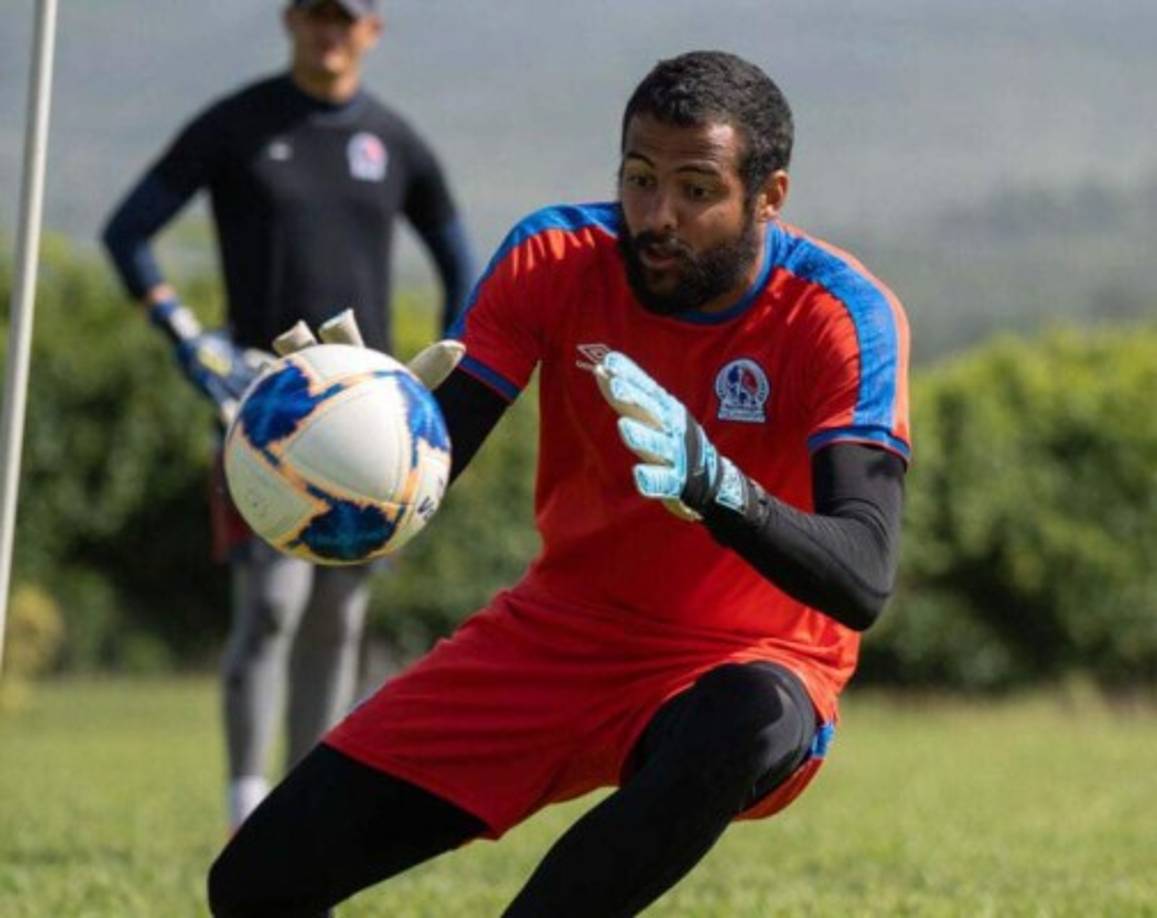 Edrick Menjívar: El portero del Olimpia es una de las novedades en el 11 titular. Hoy es el arquero que va de entrada.