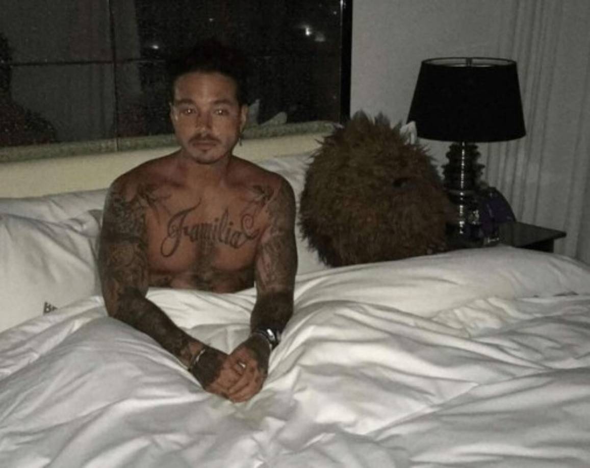 El cantante colombiano compartió desde las Bahamas fotografías junto a su mini Chubaca.