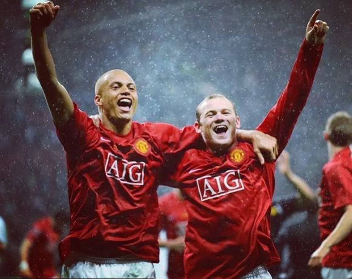  Tal era su éxito que llegó a cobrar casi 60.000 euros a la semana y fue internacional en 23 ocasiones, siendo los del United sus mejores años en el fútbol profesional.