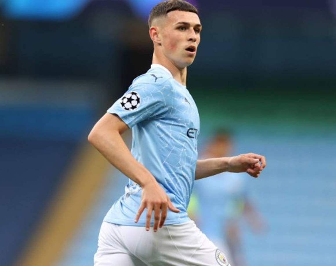 Phil Foden - El centrocampista inglés es otro que debería tener la oportunidad de asegurarse un lugar en el primer equipo de Guardiola para la temporada 2020-2021.