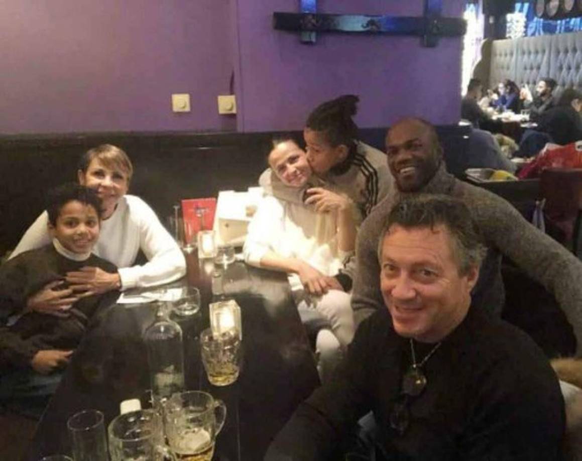 David Suazo se fue para Holanda para disfrutar del fin de año.