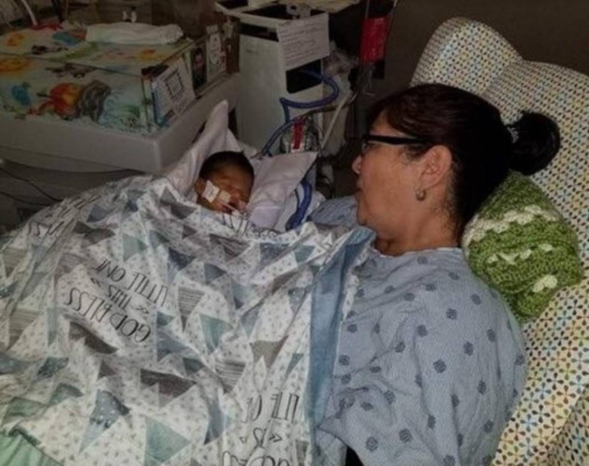 El pequeño fue ingresado al hospital por Clarisa Figueroa, de 46 años de edad, y su hija de 24 años Desiree, supuestas asesinas de Marlen. Figueroa citó a la víctima en su casa bajo el engaño de que le regalaría un coche de bebé. Una vez adentro, ella y su hija la ahorcaron con un cable y luego le abrieron el vientre con un cuchillo de carnicero para extraer al bebé.