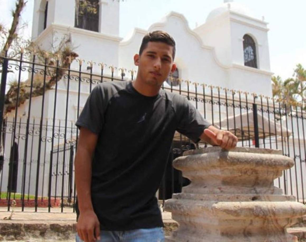 José Pinto: El mediocampista es otro de los que no seguirá en el Olimpia y será cedido a préstamo a la UPN. No entra en los planes de Pedro Troglio para la presente campaña.