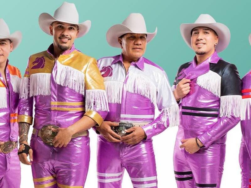 La actual formación de Bronco reúne a José Guadalupe Esparza con sus hijos José Adán Esparza (guitarra) y René Guadalupe Esparza (bajo), además de Arsenio Guajardo (acordeón y teclados) y Javier Cantú (batería).