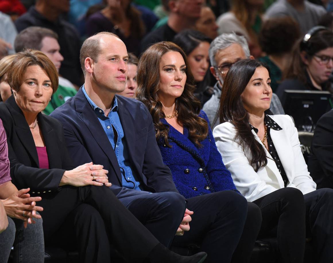 Por la noche tendrá lugar el acto principal de su visita, la ceremonia de entrega de los premios medioambientales Earthshot, que galardonan a quienes desarrollan soluciones para reparar el planeta y regenerar los recursos naturales.