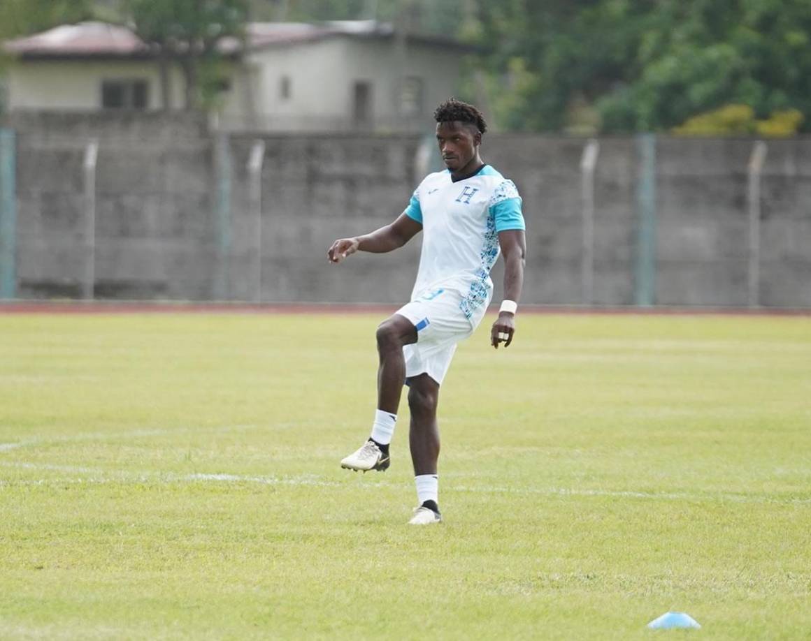 Franklin Flores (Real España) - El lateral zurdo de la Máquina también estaría entre los llamados para la eliminatoria ante México.