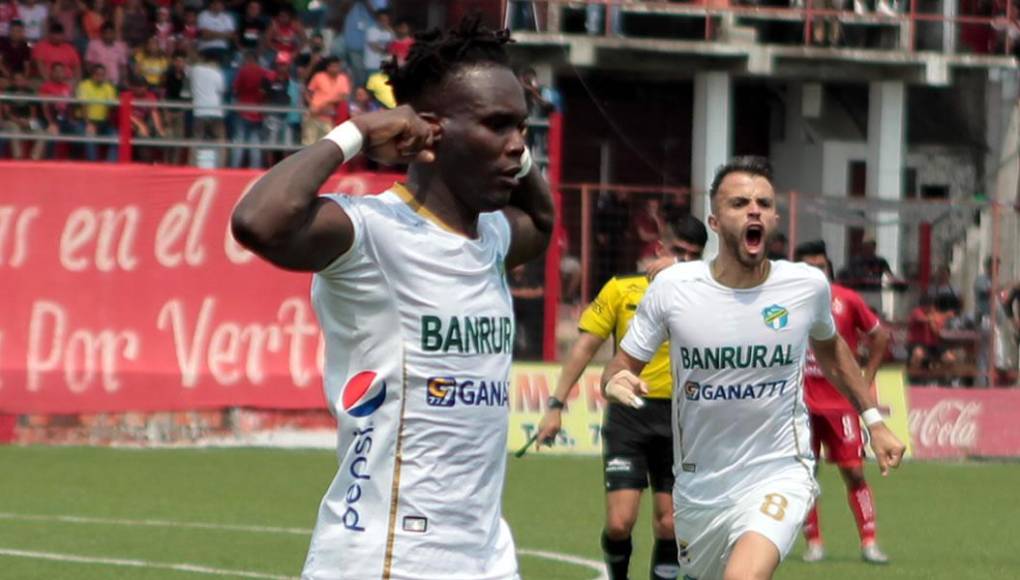 Rubilio Castillo marca y salva al Comunicaciones tras un ‘gol fantasma‘ del Malacateco en semifinales de Guatemala