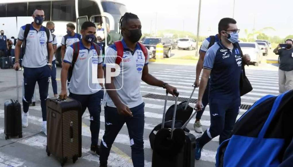 Dos jugadores de la Selección de Honduras se bajan del avión y no viajan a Florida por no tener el esquema de vacunación