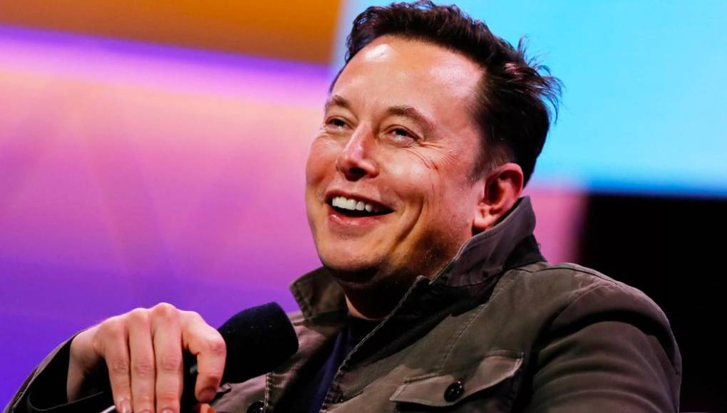 Elon Musk cuestiona explicación del director de Twitter sobre cuentas falsas