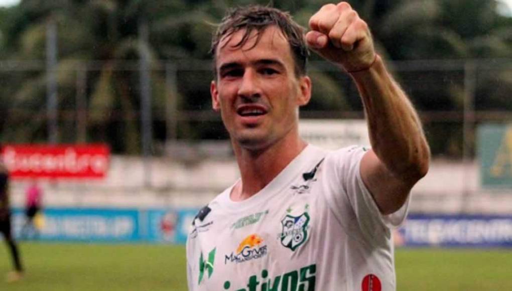 ¡Certero cabezazo! Álvaro Klusener marcó su primer gol en Honduras y dio triunfo al Platense