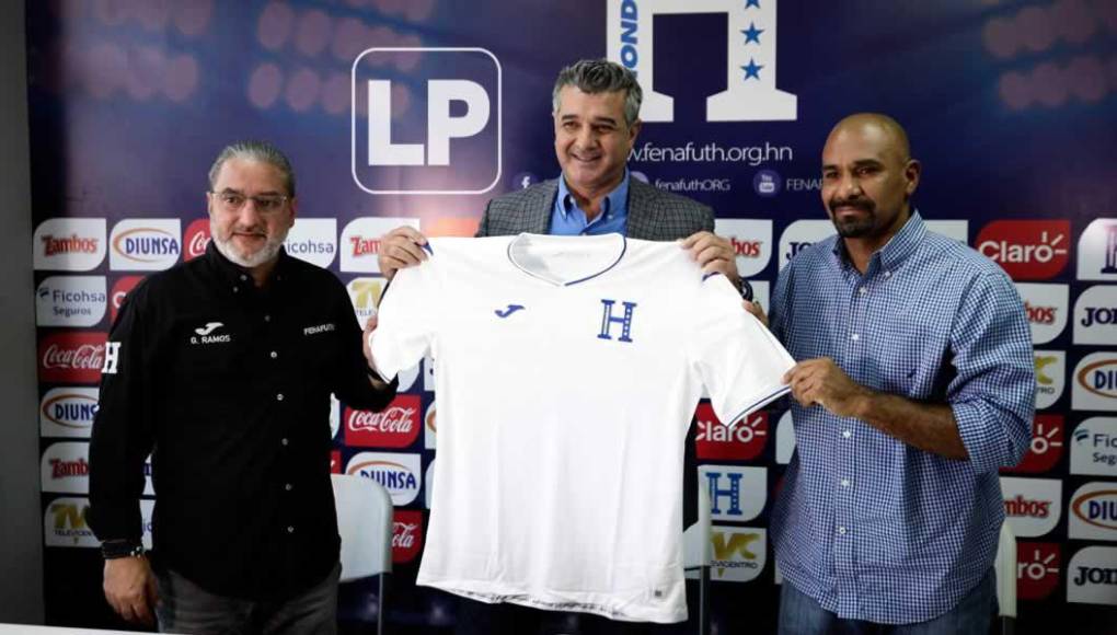 Diego Vázquez es presentado como entrenador de la Selección de Honduras y hace un pedido para los convocados