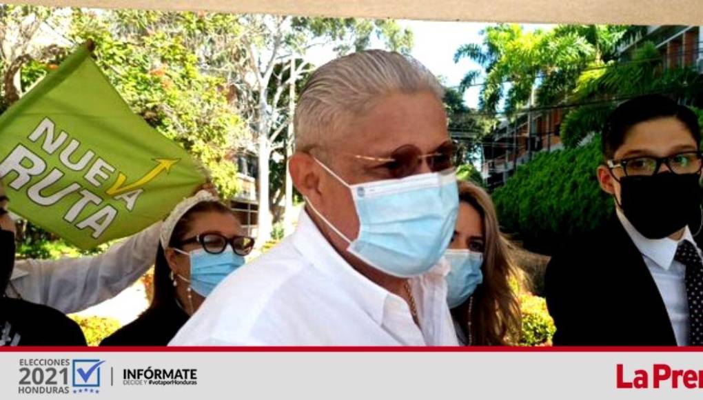 “Vamos a dar la sorpresa”: Esdras Amado López vota en Tegucigalpa