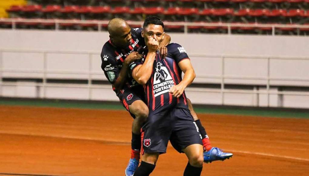 Alajuelense golea a Guanacasteca con dos asistencias del joven hondureño Bryan Félix