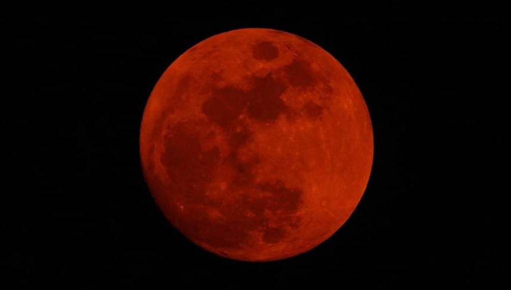 Luna de sangre: La Luna se eclipsará por completo la madrugada de este domingo al lunes