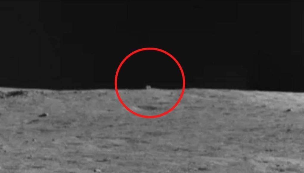 Hallan un “misterioso” objeto cuadrado en la Luna