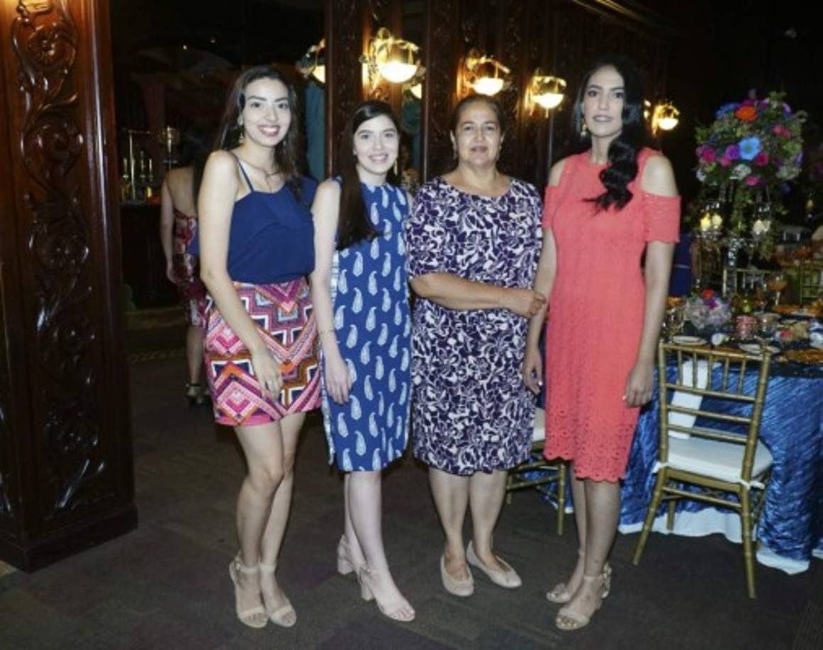 Sara, Ana, Ana y Elisa Mendoza,