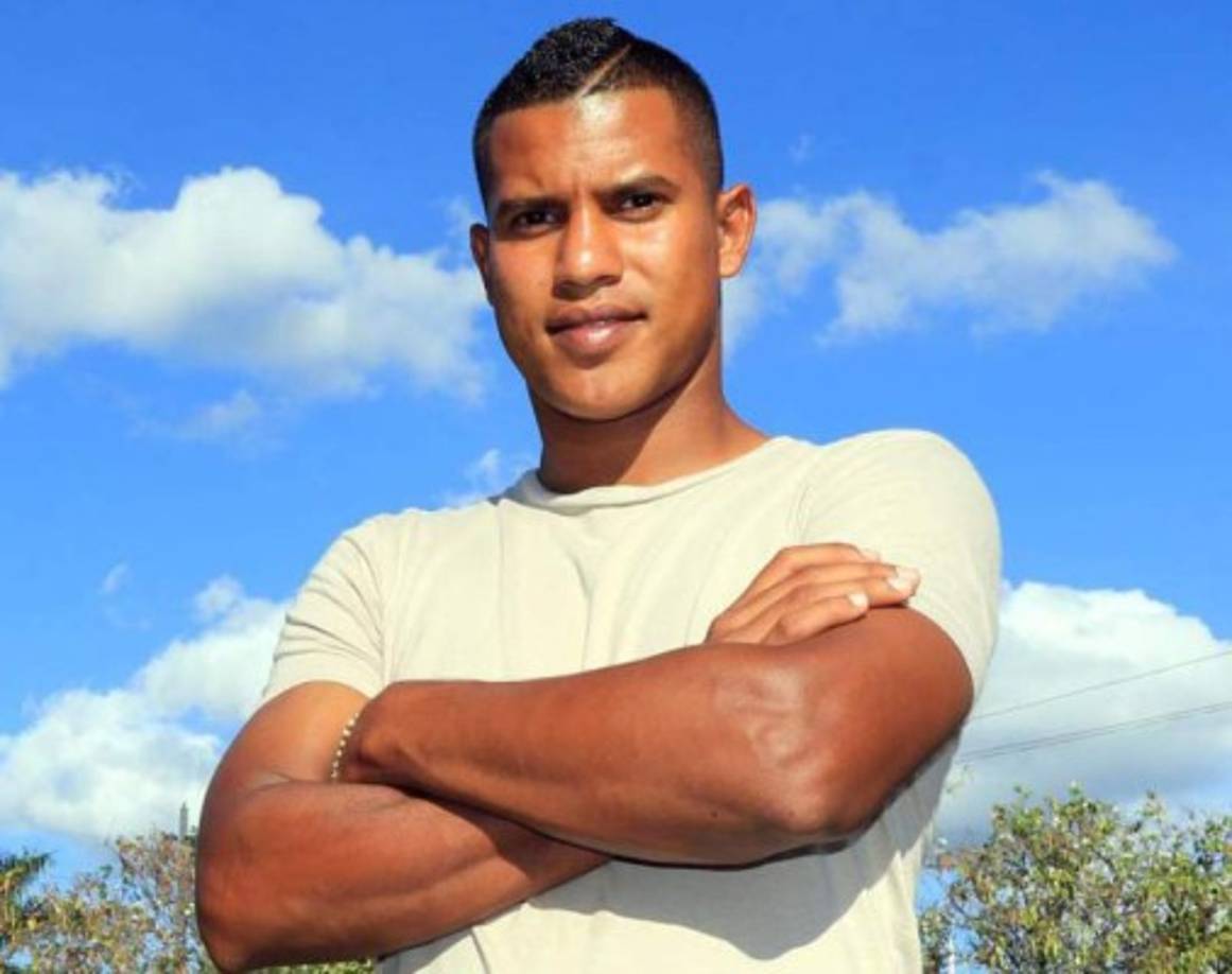 Óscar Salas: Luego de que se había despedido del Olimpia en su cuenta de Instagram, finalmente el mediocampista reapareció y ya se unió a la pretemporada del club olimpista. En esta semana estaría firmando renovación de contrato.