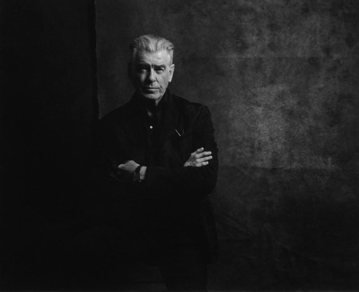 Pierce Brosnan sigue siendo James Bond... y mucho más