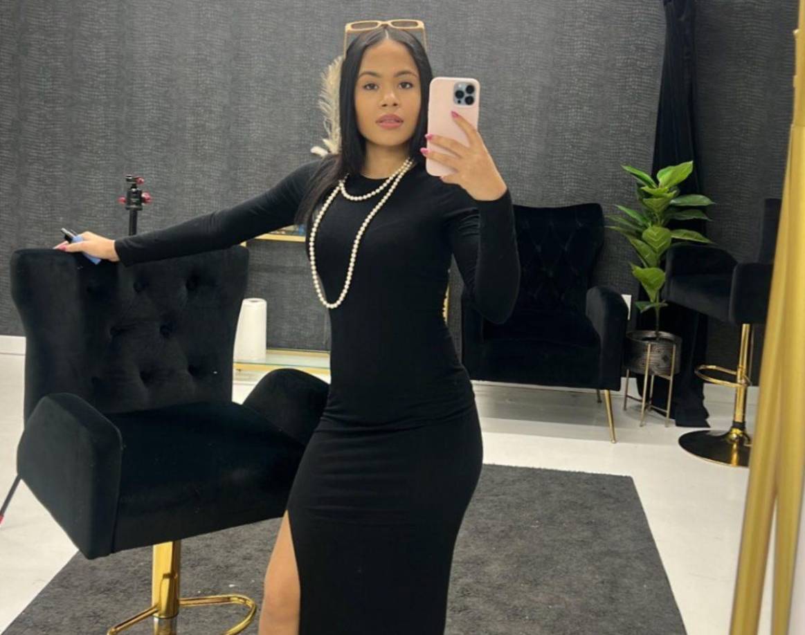 “¿Pueden adivinar de quiénes son estos pies? #loveyou”, escribió como pie de foto. la chica.