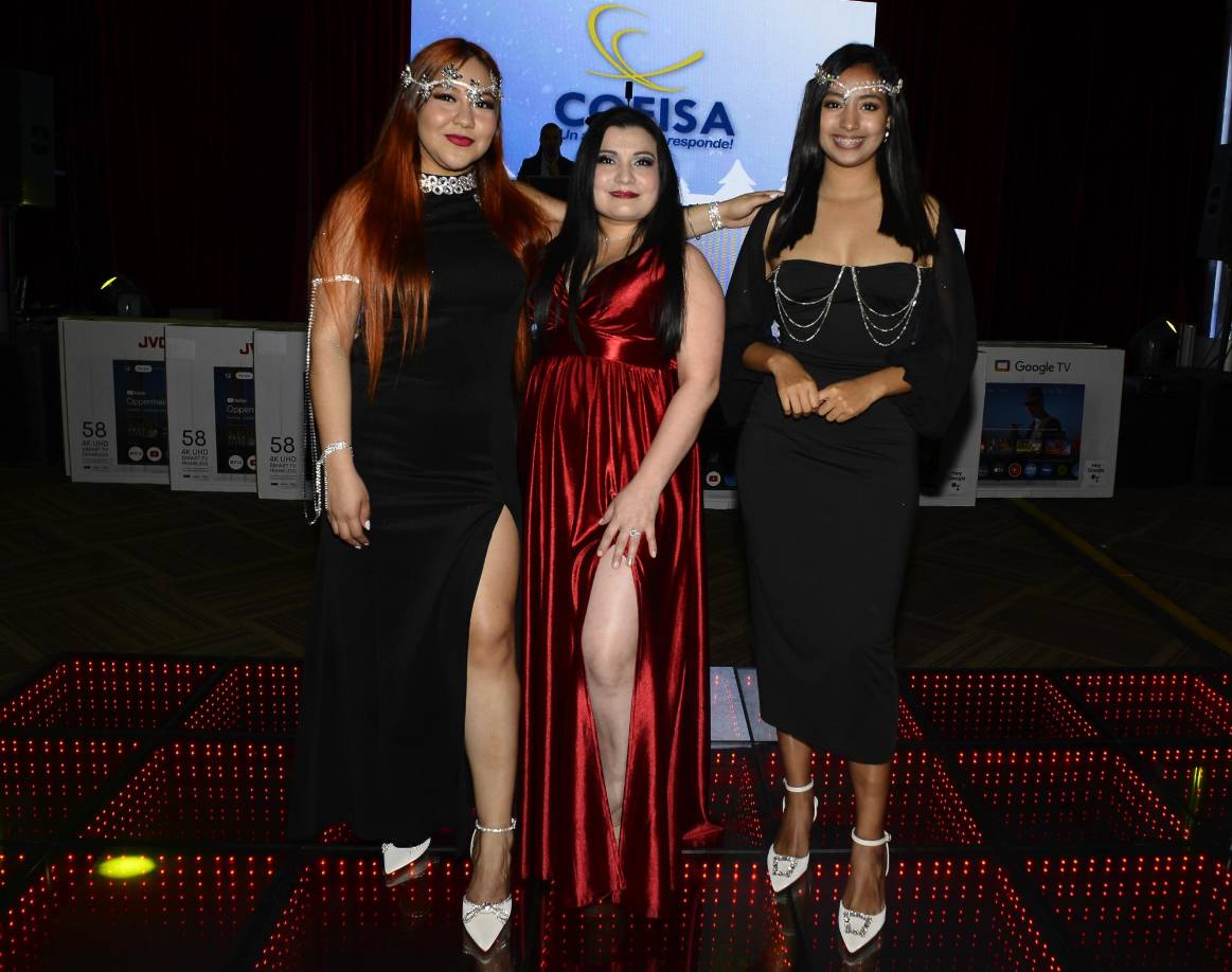 Ninoska Flores, Karla Rodríguez y Astrid Sánchez