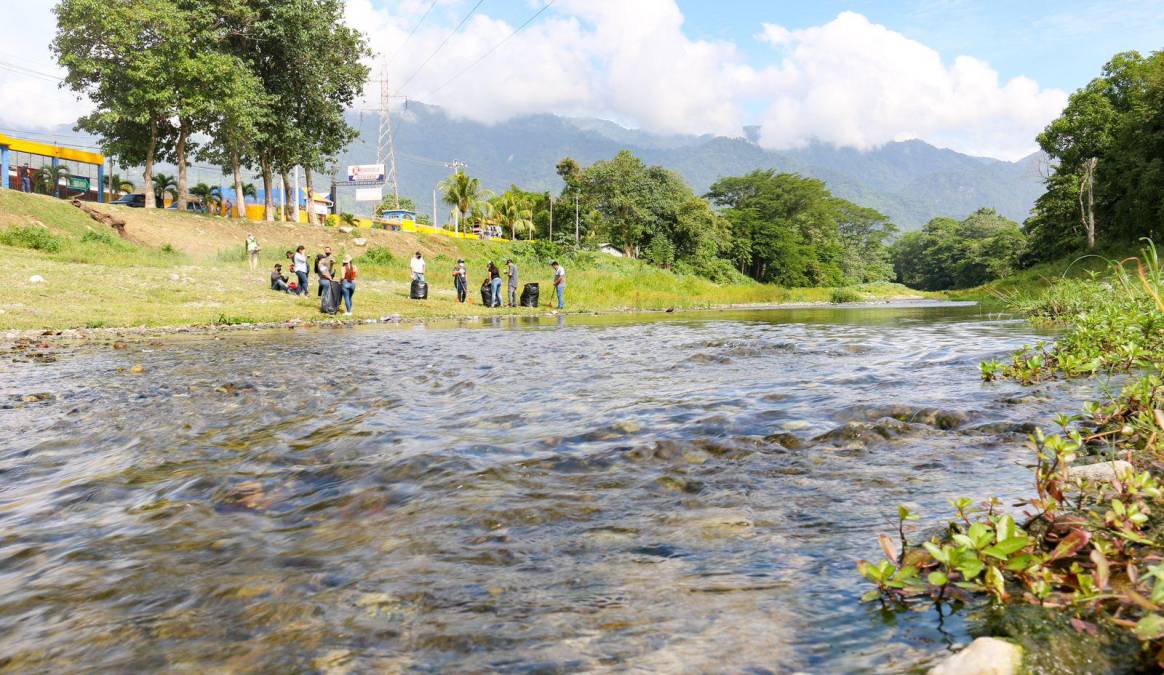 El programa “Bordo más limpios” tiene como objetivo cuidar el río, recuperar esas áreas y convertirlas en parques lineales y que San Pedro Sula tenga una mejor calidad de agua.