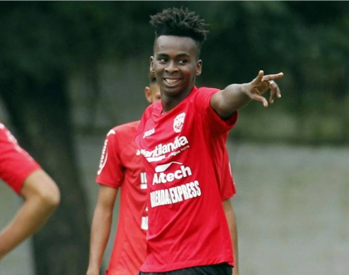 El defensa Bryan Johnson se ha convertido en el primer refuerzo del Marathón para hacerle frente al Torneo Clausura 2018. Este fichaje se dio a raíz de la salida del central uruguayo Caue Fernandes y que Daniel Tejeda y Johnny Leverón no se encuentran en plenitud física.