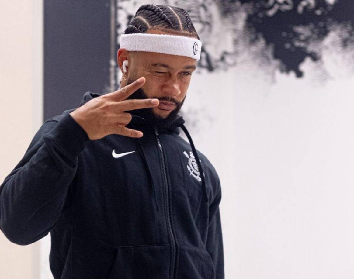 Bombazo El jugador neerlandés Memphis Depay estaría con un pie y medio fuera de Corinthians cuando apenas llegó el pasado mes de septiembre Resulta que el patrocinador que paga su salario es una casa de apuestas y no tienen autorización para operar en Brasil. 