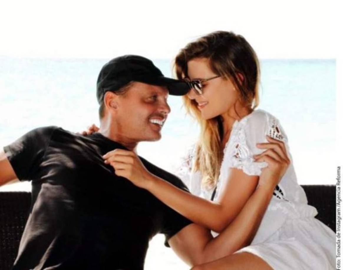 Fue hasta en el 2011, cuando Michelle tenía 22 años, que Luis Miguel la reconoció como su hija legítima.