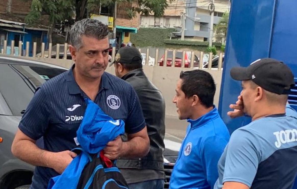 Diego Vázquez responde tras queja del Marathón sobre los árbitros