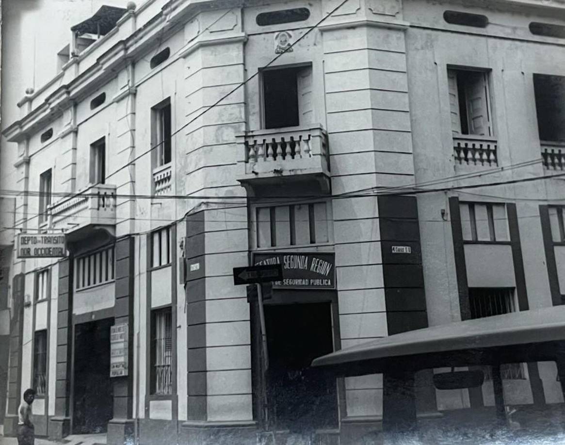 Postal de las oficinas del Departamento de Tránsito sección noroccidental. 