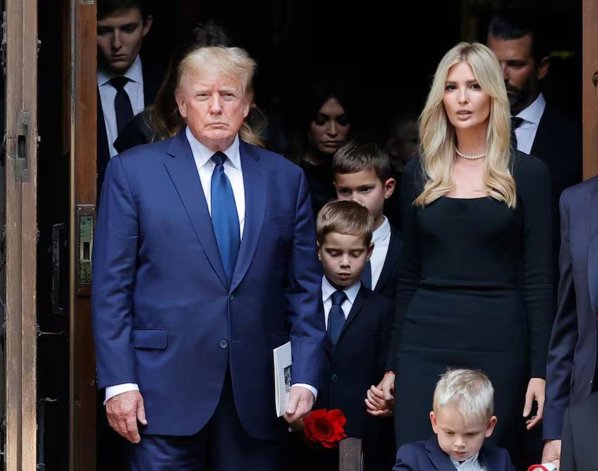 Antes de que Donald Trump ingresara al mundo de la política, su familia ya acaparaba la atención mediática en Estados Unidos gracias a su imperio multimillonario y su reconocida marca promovida por sus hijos mayores que han mostrado su inquebrantable apoyo al patriarca de la dinastía durante su paso por la Casa Blanca y la campaña por su regreso.