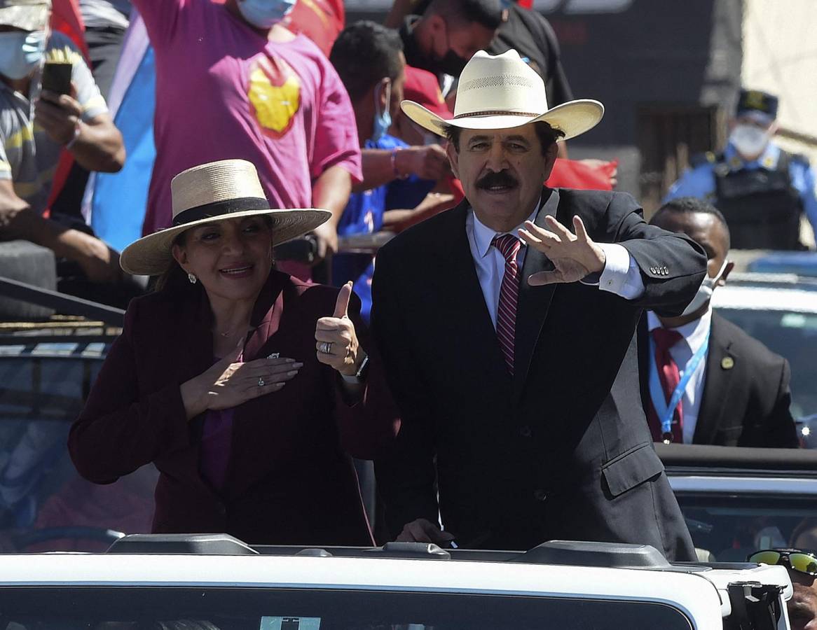 Toma de posesión presidencial (27 de enero de 2022). Manuel Zelaya Rosales y su esposa Xiomara Castro, quien ahora es la presidenta de Honduras.