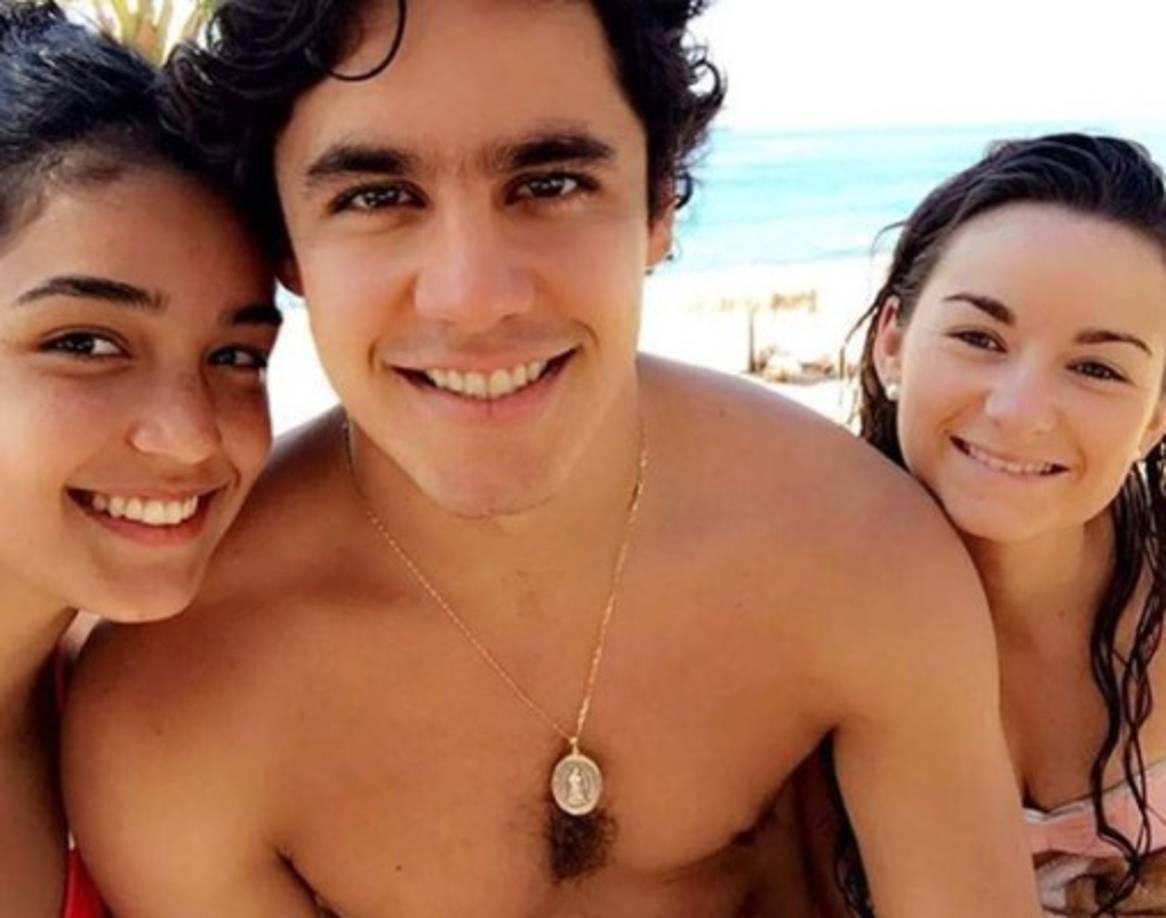 “¡Qué bárbaro están idénticos!”, “parecen hermanos, muy guapos por cierto”, “dos gotas de agua”, son otros de los comentarios que han dejado algunos usuarios de las redes cuando los dos Eduardos aparecen juntos.