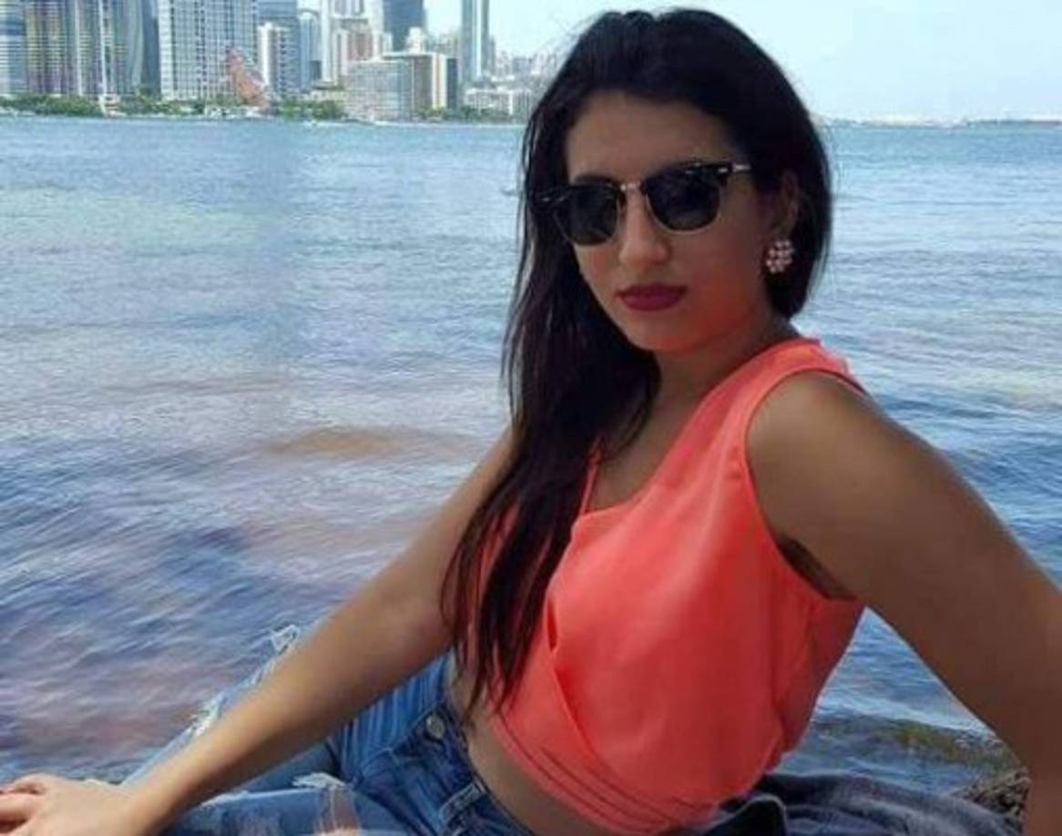 Roxana es una joven que en su momento estuvo participando en varios cértamenes de belleza y poniendo en alto el nombre de Honduras en el exterior.