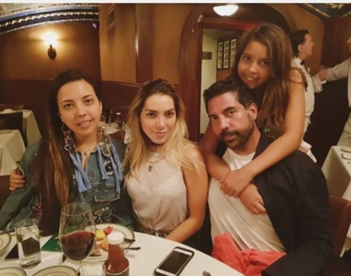 Frida Sofía mantiene una buena relación con sus medios hermanos.