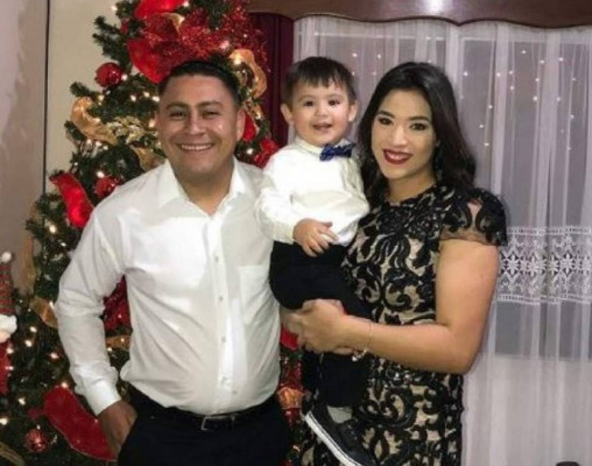 Por su parte Carolina Lanza está saliendo de un matrimonio de cuatro años (marzo 2016) con el publicista <a href='https://www.laprensa.hn/fotogalerias/farandula/1370451-411/milagro-flores-presunta-amante-esposo-carolina-lanza-divorcio' style='color:red;text-decoration:underline' target='_blank'>Marvin Fuentes, padre de su único hijo, Thiago, tras una infidelidad que ella misma expuso en una trasmisión en vivo en HCH. </a>