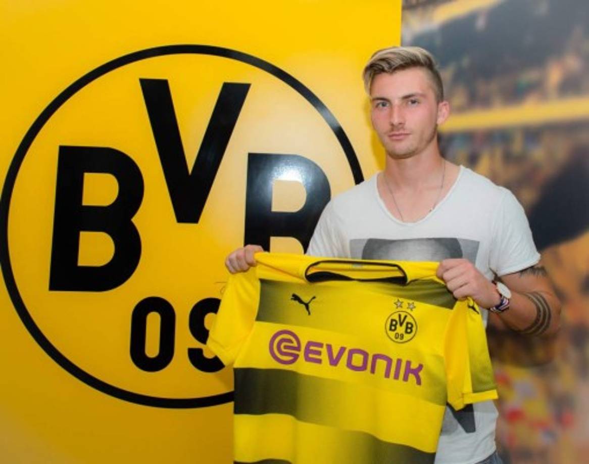 Maximilian Philipp se ha convertido en el cuarto fichaje del Borussia Dortmund en lo que va de mercado tras los de Ömer Toprak (Bayer Leverkusen), Mahmoud Dahoud (Bor. Mönchengladbach) y Dan-Axel Zagadou (Paris Saint Germain). El jugador, que llega del Friburgo, firma por cinco temporadas, es decir, hasta el 30 de junio de 2022.