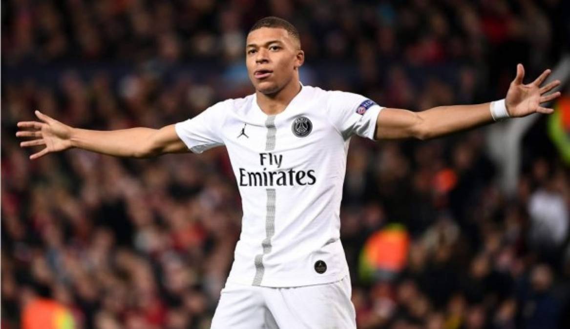 El delantero francés Kylian Mbappe del París Saint Germain de Francia. Ha gustado muy mucho desde un principio a Florentino Pérez. Su reciente fracaso en Champions League con el PSG podría precipitar su salida este verano. El presidente del Real Madrid está dispuesto a invertir grandes cantidades para volver a enderezar el rumbo de una entidad que, ahora mismo, parece perdido. No lo tendrá nada fácil para negociar con Nasser Al-Khelaïfi.