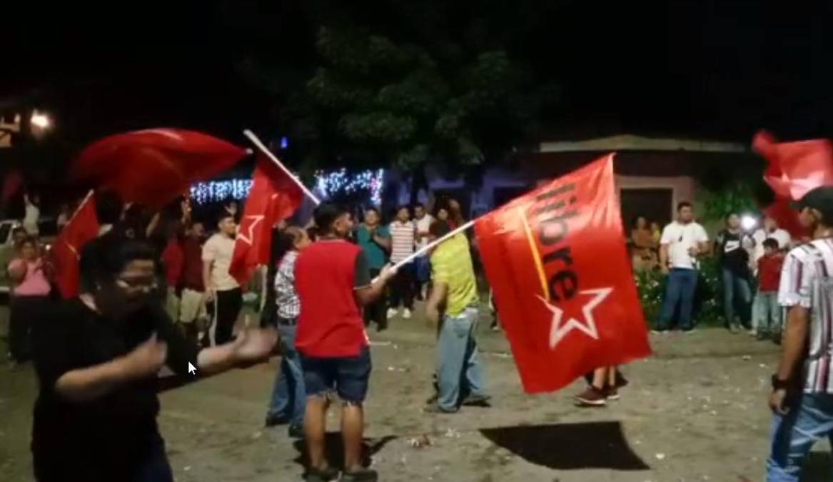 Libre celebra en las calles tras resultados del CNE