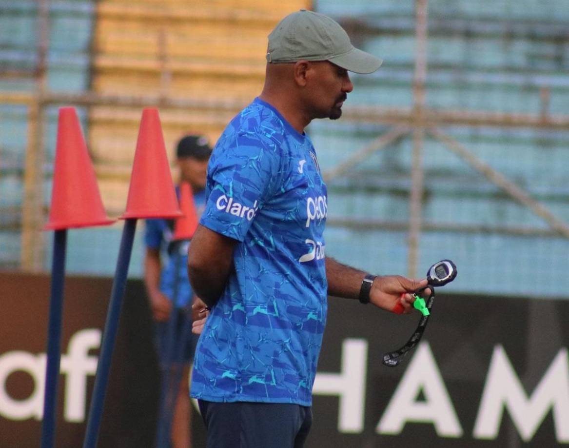 Ninrod Medina - El extrenador de Motagua volvería al club azul para el Torneo Clausura 2024 a petición de Diego Vázquez, reveló Pedro Atala, presidente del Ciclón.