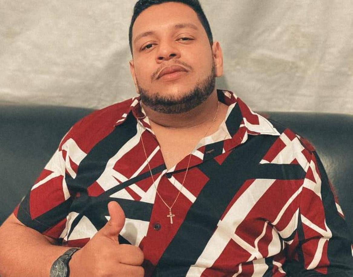 Sin embargo, con el paso del tiempo, comenzó a experimentar severas molestias y su rostro se oscureció. Su familia lo llevó de urgencia al hospital, donde permaneció internado hasta el día de su lamentable fallecimiento.