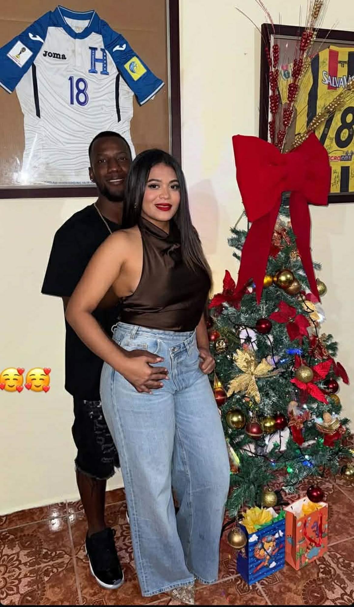 Futbolistas de Liga Nacional y legionarios recibieron el 2026 bien acompañados