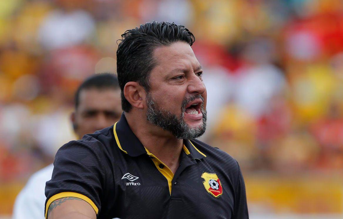 Jafet Soto, DT del Herediano, sorprende hablando de los equipos de Honduras