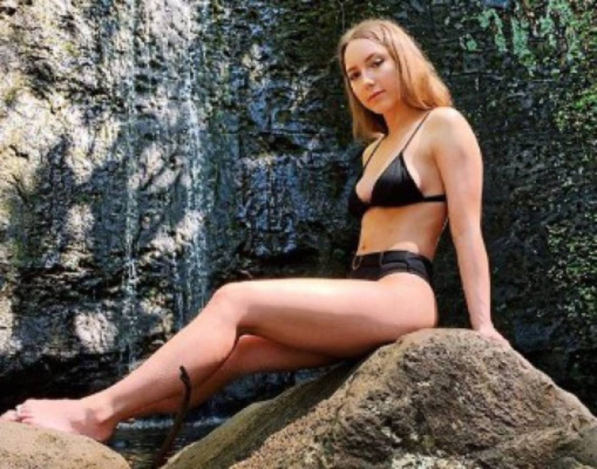 Hailie reciéntemente publicó fotos en Instagram luciendo sensuales trajes de baño con los que dejó ver su escultural cuerpo.