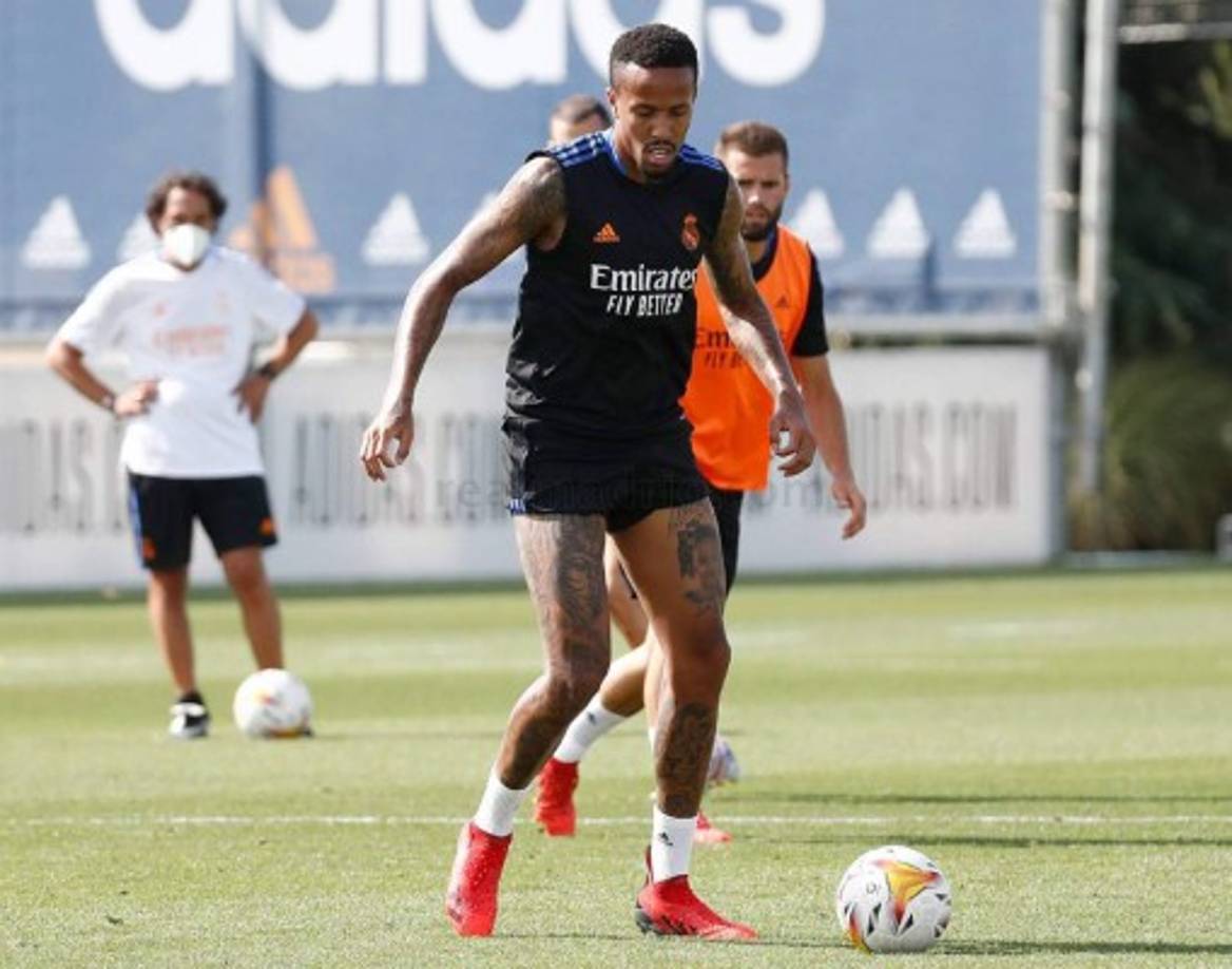 Eder Militao sale en el 11 titular del Real Madrid para acompañar a Nacho en la zona central de la defensa.