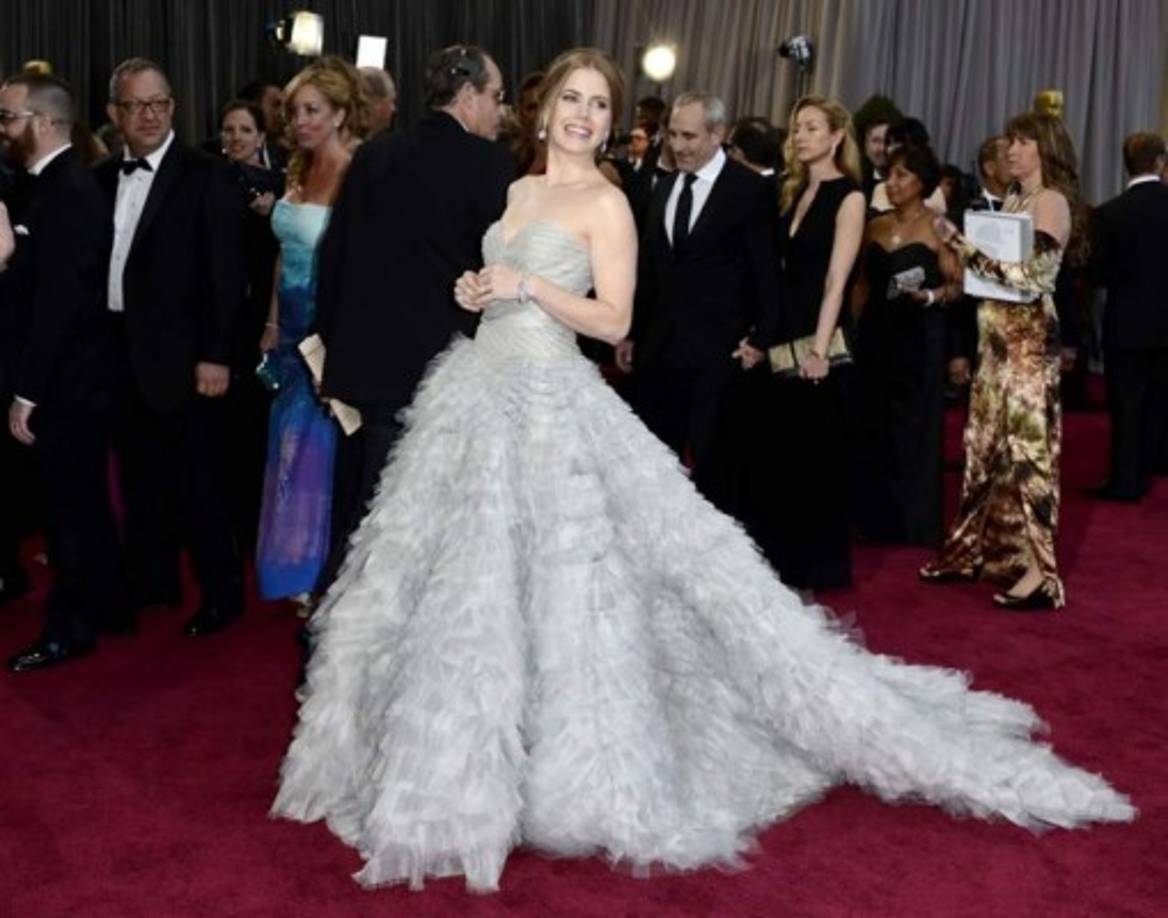 Amy Adams, de Oscar de la Renta, en la alfombra roja de los Premios Oscar 2013.